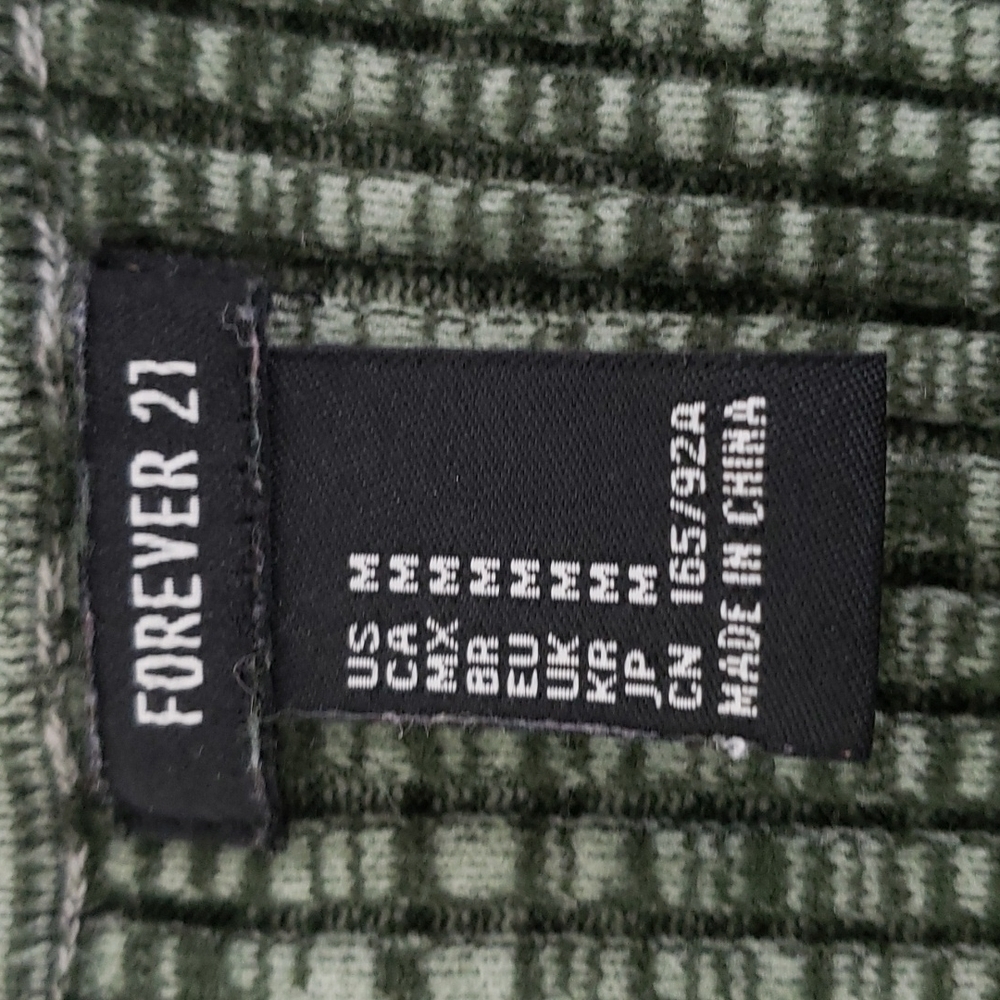 FOREVER 21 Stretchy Rib Knit Belly Crop Top Deep V Neck Green Short Sleeve EUC M - Picture 7 of 11